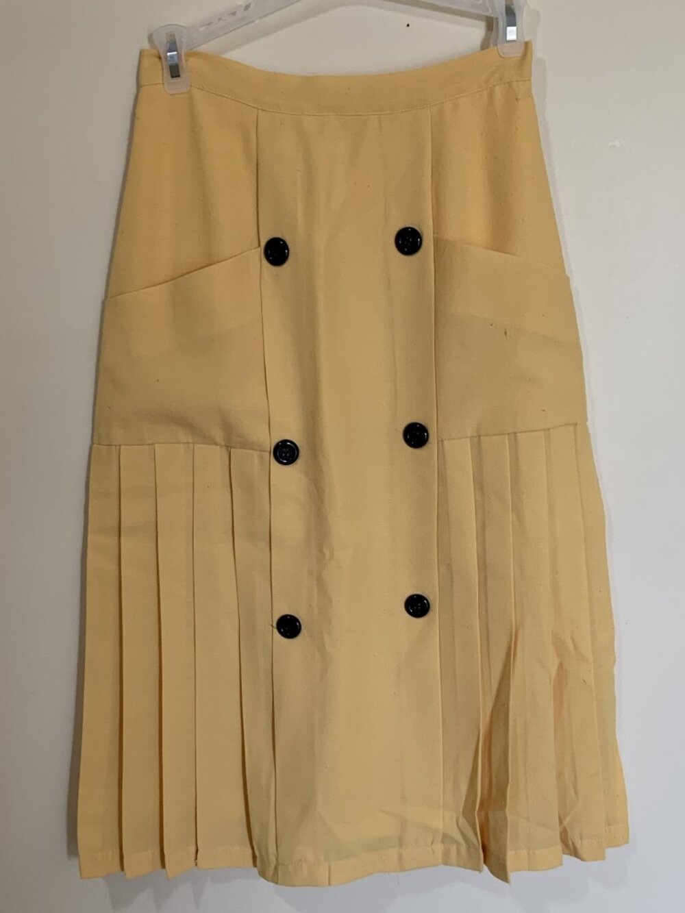 Vintage Women's Skirt - Yellow with Black Buttons - Size 8 - Pockets - ~29" Long